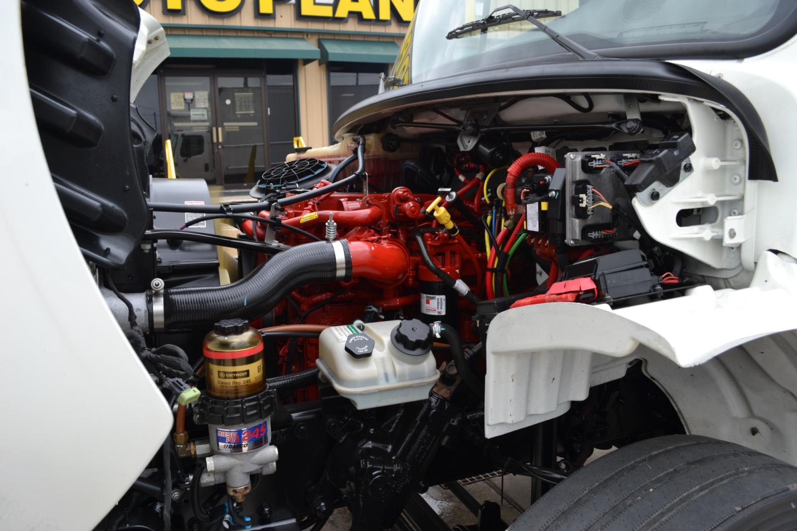 2019 WHITE /BLACK FREIGHTLINER M2-106 with an CUMMINS B6.7L 260HP engine, ALLISON 2200RDS AUTOMATIC transmission, located at 9172 North Fwy, Houston, TX, 77037, (713) 910-6868, 29.887470, -95.411903 - Photo#13